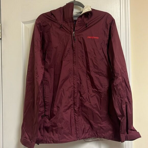 Patagonia Women’s Rain Jacket - Picture 1 of 8